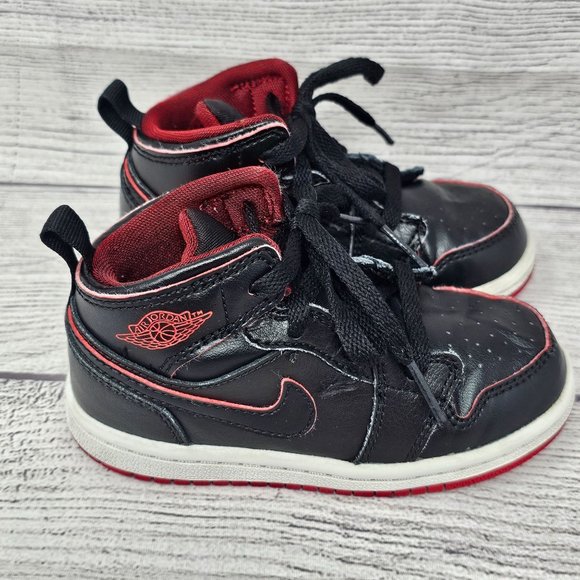 Air Jordan‎ 1 Mid Black Red 2015 Kids Size 7C - Picture 1 of 13